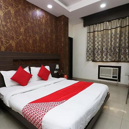 نيودلهي Oyo 18753 Hotel Glance Inn المظهر الخارجي الصورة