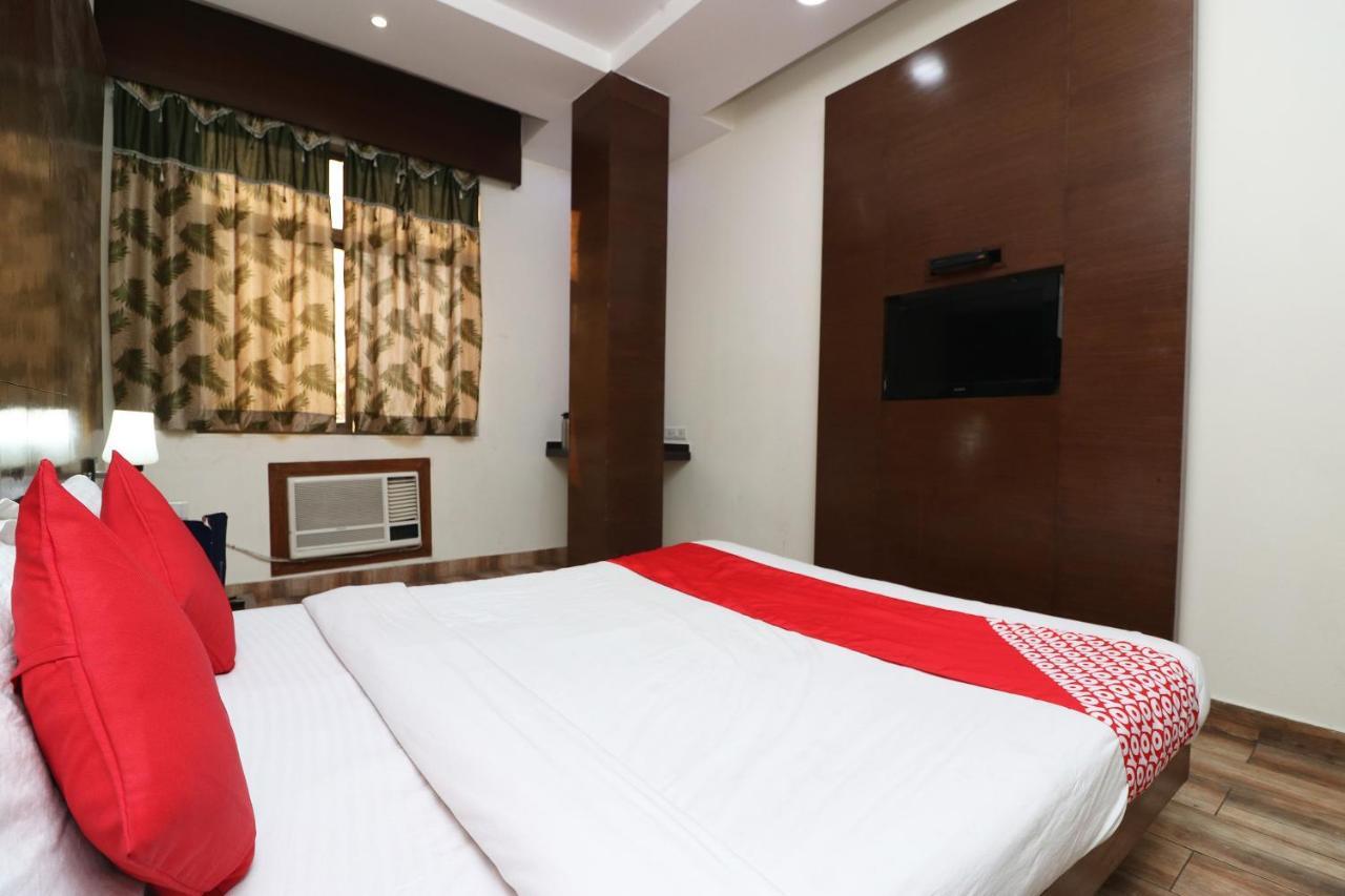 نيودلهي Oyo 18753 Hotel Glance Inn المظهر الخارجي الصورة