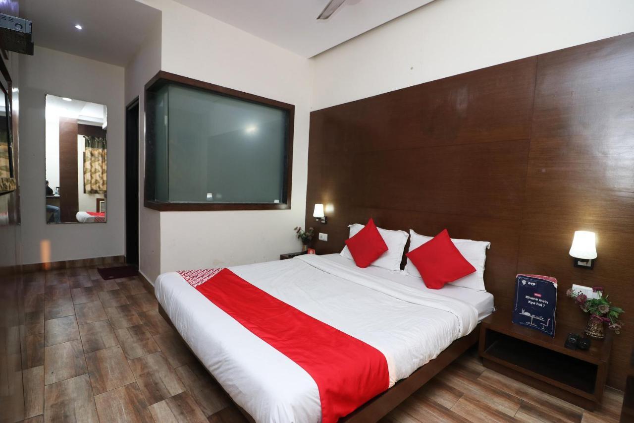 نيودلهي Oyo 18753 Hotel Glance Inn المظهر الخارجي الصورة