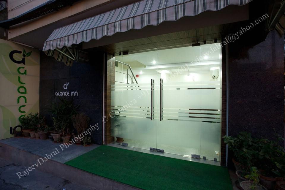 نيودلهي Oyo 18753 Hotel Glance Inn المظهر الخارجي الصورة