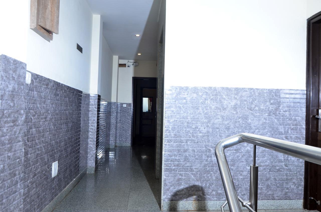 نيودلهي Oyo 18753 Hotel Glance Inn المظهر الخارجي الصورة