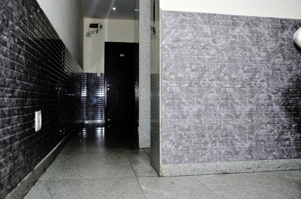 نيودلهي Oyo 18753 Hotel Glance Inn المظهر الخارجي الصورة
