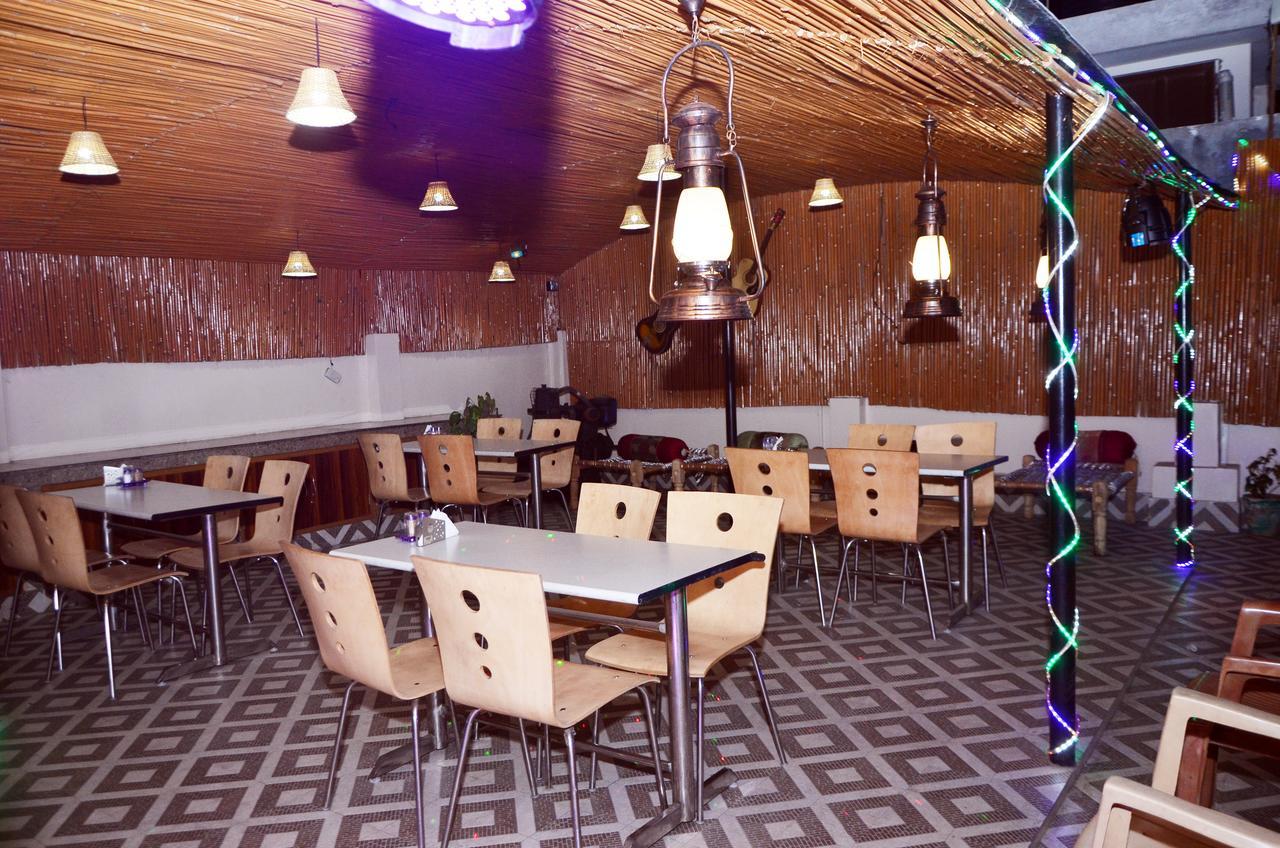 نيودلهي Oyo 18753 Hotel Glance Inn المظهر الخارجي الصورة